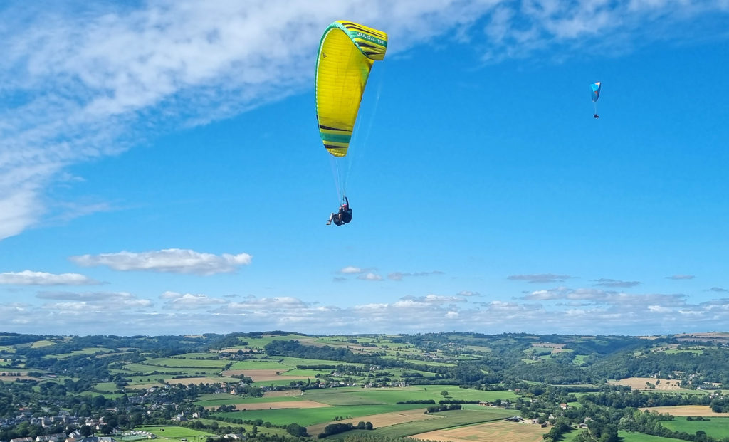 Baptême de l'air en parapente site de clécy saint omer en Normandie