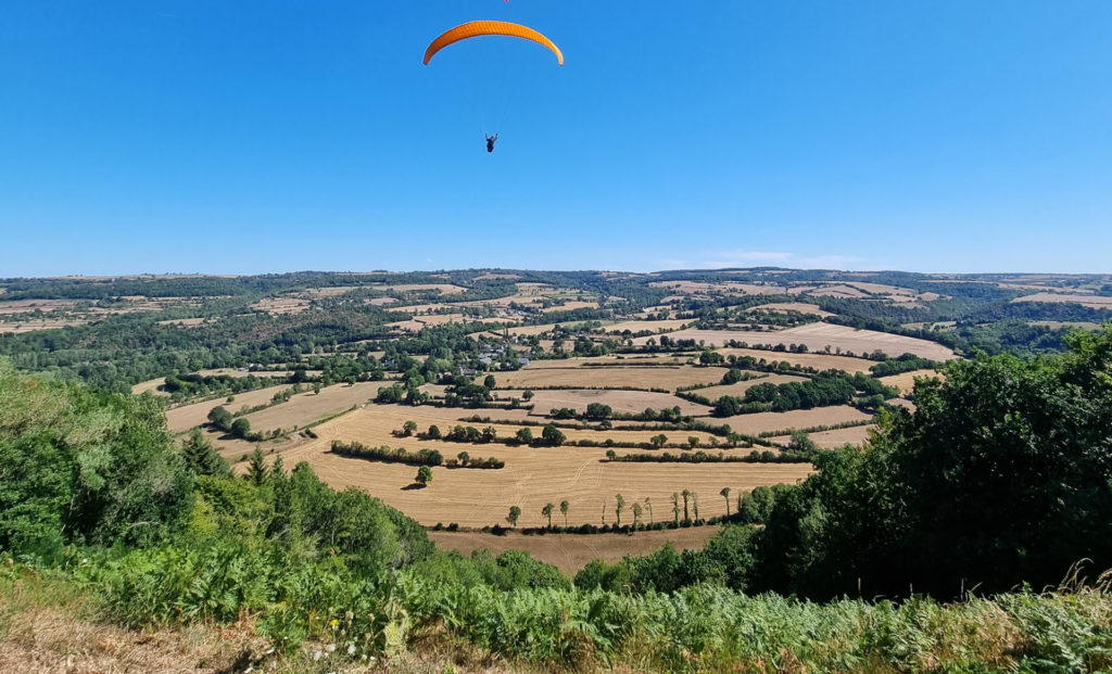 Vue sur l'horizon sit de parapente de saint marc d'ouilly normandie